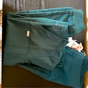 M figs catarina/zamora regular length set NWT Caribbean blue